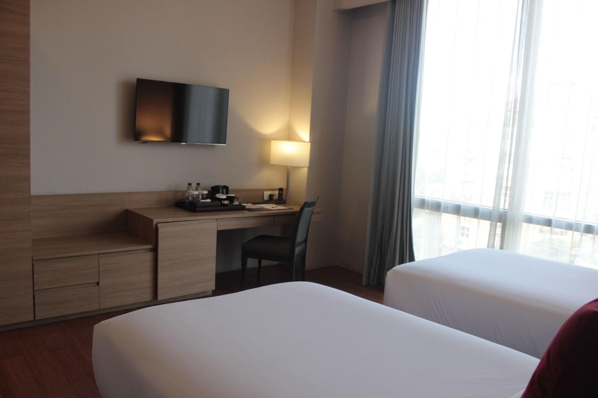 Privato Quezon 3*