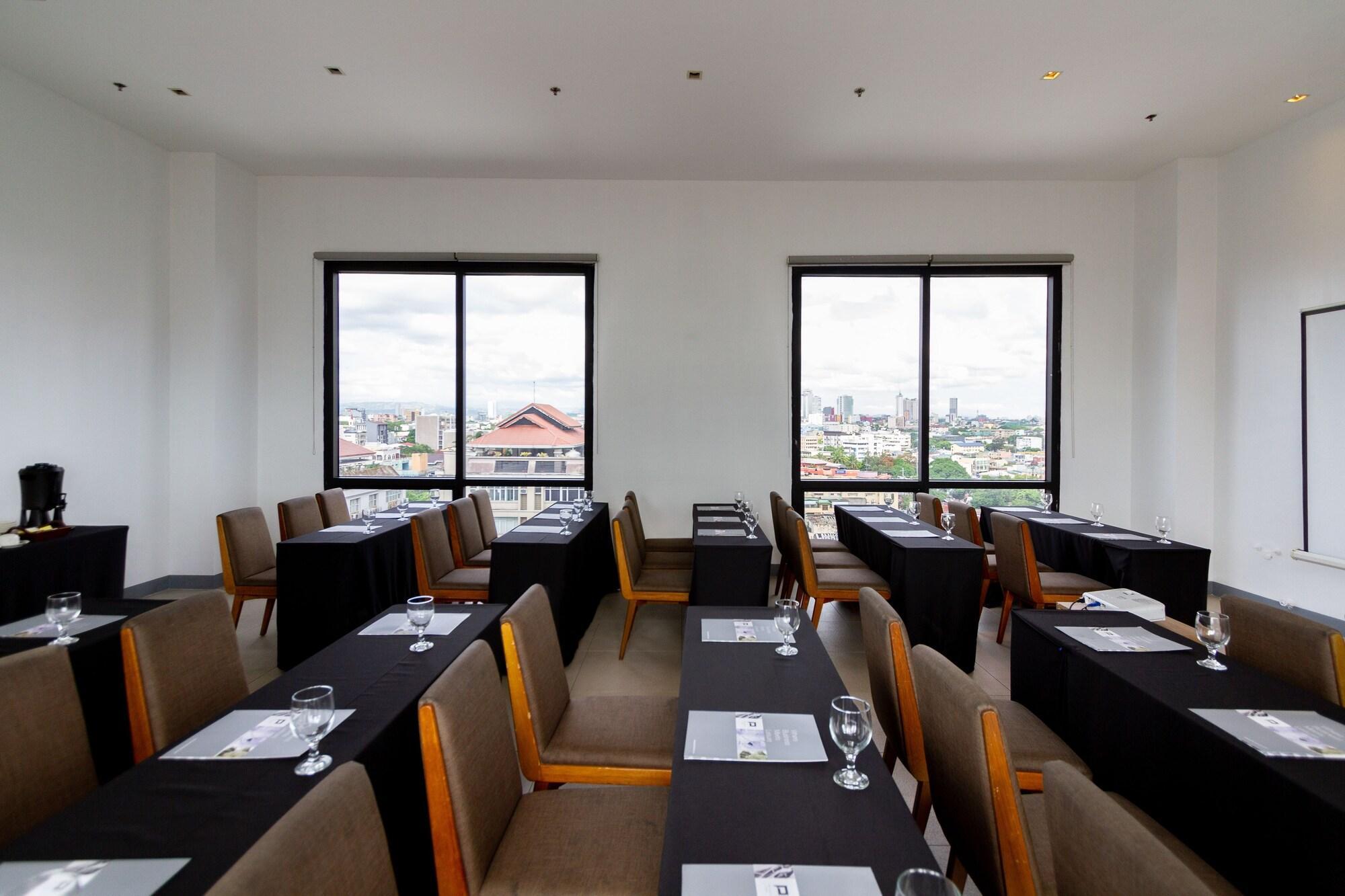 Privato Quezon Hotel 3*