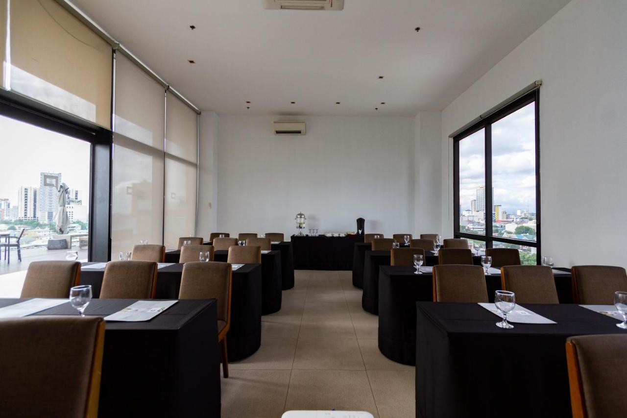 Privato Quezon 3*